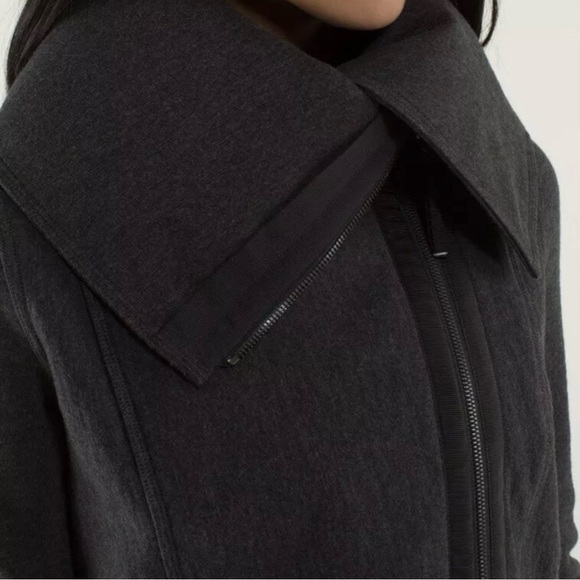 *rare* LULULEMON Virasana Blanket Wrap in Heathered Black, Black Zip Detail 6 - Picture 3 of 16